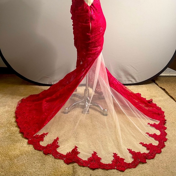 ONE OF A KIND! Red lace and sequin ball gown with neck line and train. - Picture 12 of 16
